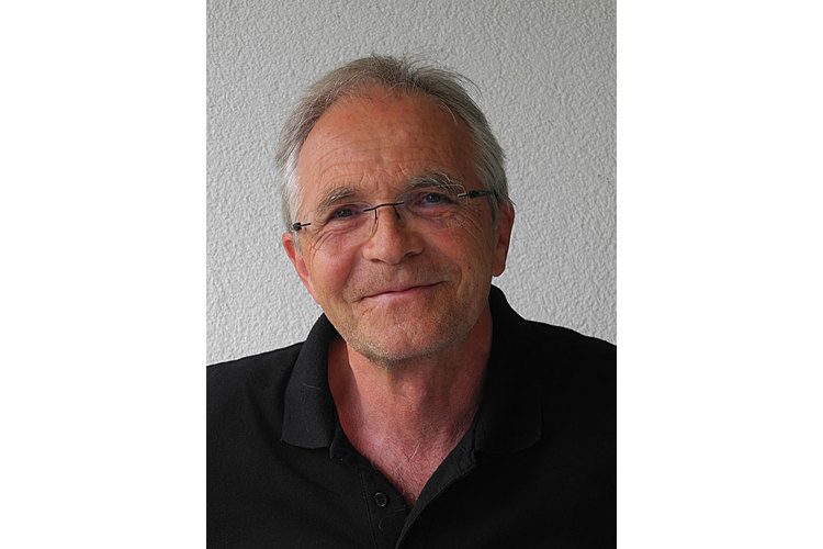 Daniel Niederberger is a social worker and author and has been working as a family therapist for over 30 years. The 62-year-old from Lucerne also works as a painter.