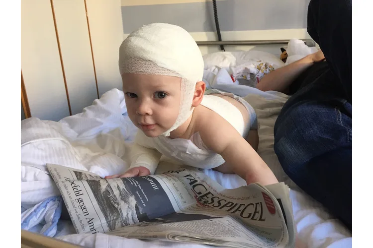 6 janvier 2017 : quatre jours après la transplantation, Nelson peut rentrer chez lui.