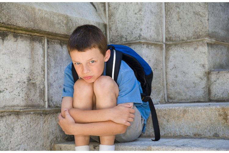 Un enfant sur deux considère l'école comme une menace occasionnelle. La peur aiguë de l'école ne concerne toutefois qu'environ 10 pour cent des enfants. Image : iStockphoto