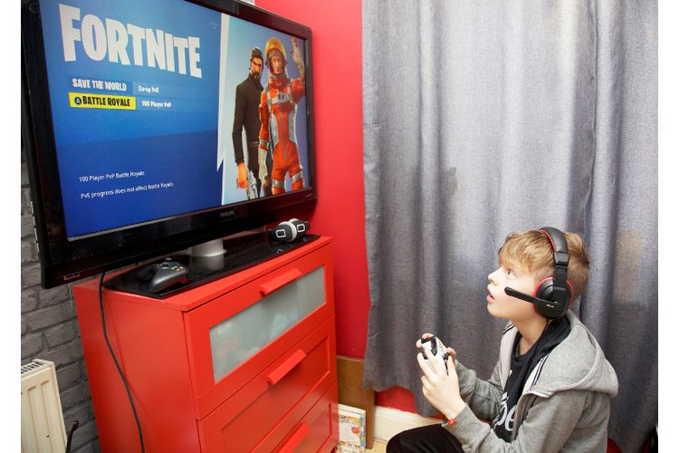 L'effet d'imitation est décisif : "Fortnite est surtout populaire parce qu'il est justement populaire", explique l'expert Dmitri Williams.