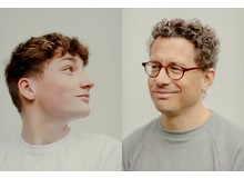 Auf der Suche nach einer eigenen Identität orientieren sich Kinder zunächst an den Eltern – und grenzen sich dann immer stärker von ihnen ab. Wie Müttern und Vätern das Vorbildsein gelingt, erfahren Sie im