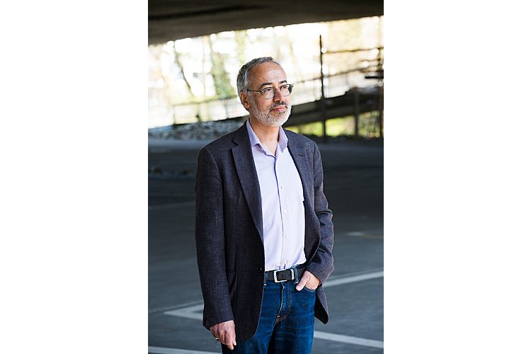 Daniel Süss, enseignant primaire de formation, mène des recherches sur l'utilisation des médias par les enfants et les adolescents.