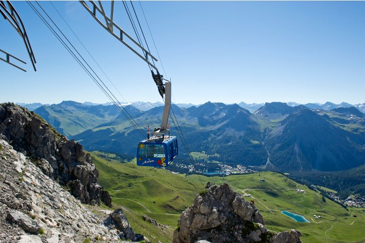A breathtaking view awaits you at the summit of the Weisshorn!