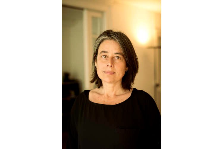 Annette Cina works at the Institute for Family Research and Counselling at the University of Fribourg. In her own practice, the psychologist, psychotherapist and mother of three counsels adolescents and adults. Her research interests include the prevention of child behavioural disorders, couple conflicts, parenting and stress.