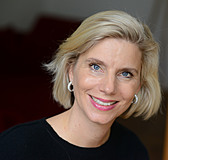 Ulrike Döpfner, 52, ist Kinder- und Jugendpsychotherapeutin in Potsdam (D) und Mutter von drei Söhnen. Sie schrieb das Buch «Der Zauber guter Gespräche. Kommunikation mit Kindern, die Nähe schafft». Dazu gehört auch ein Katalog von 100 Fragen, mit denen sich Gespräche zwischen Eltern und Kindern anregen lassen (geeignet für Kinder zwischen 4 und 12 Jahren).