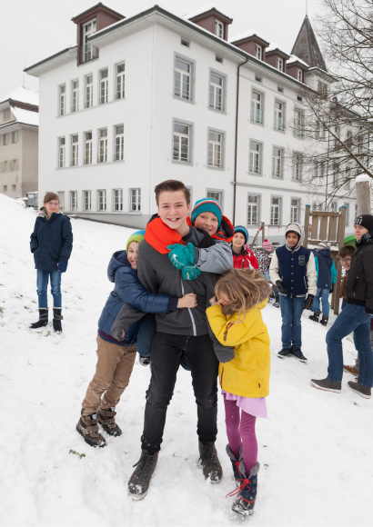 École à horaire continu en hiver : les élèves pendant la récréation
