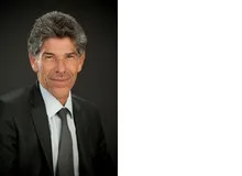 Philippe Gnaegi, Dr., ist Ökonom, ist Direktor von Pro Familia Schweiz und arbeitet als Dozent an der Uni Freiburg. Er ist verheiratet und Vater von drei erwachsenen Kindern.