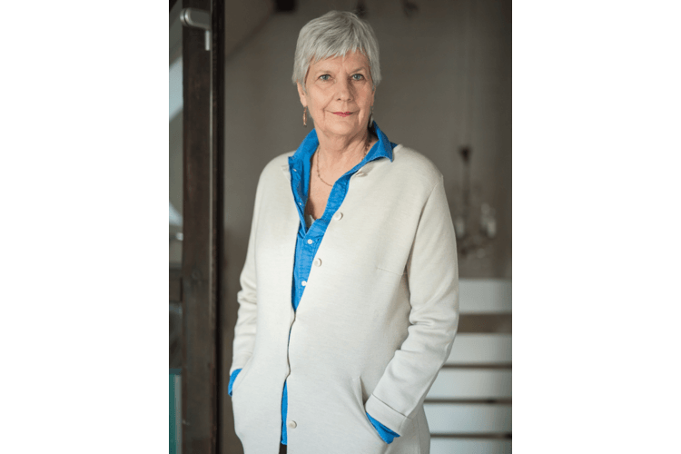 Claudia Haarmann lavora come psicoterapeuta nel suo studio di Essen. Il suo lavoro si concentra sulle dinamiche di attaccamento e di relazione nelle famiglie e sui loro effetti nell'età adulta. www.claudia-haarmann.de