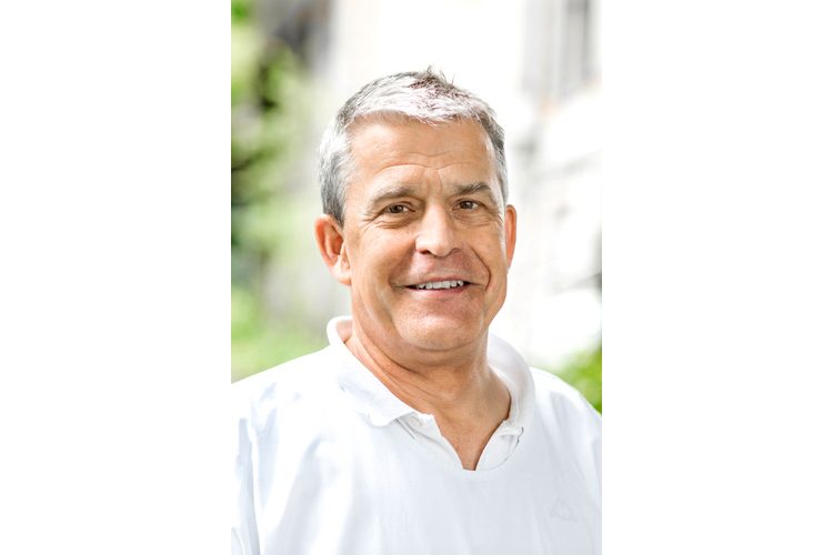 Christoph Berger is an FMH specialist in paediatrics and infectiology and President of the Federal Commission for Vaccination Issues (EKIF). The 59-year-old heads the Department of Infectiology and Hospital Hygiene at the University Children's Hospital Zurich. Berger is married and father to a son, 20, and a daughter, 14 (Image: University Children's Hospital Zurich)