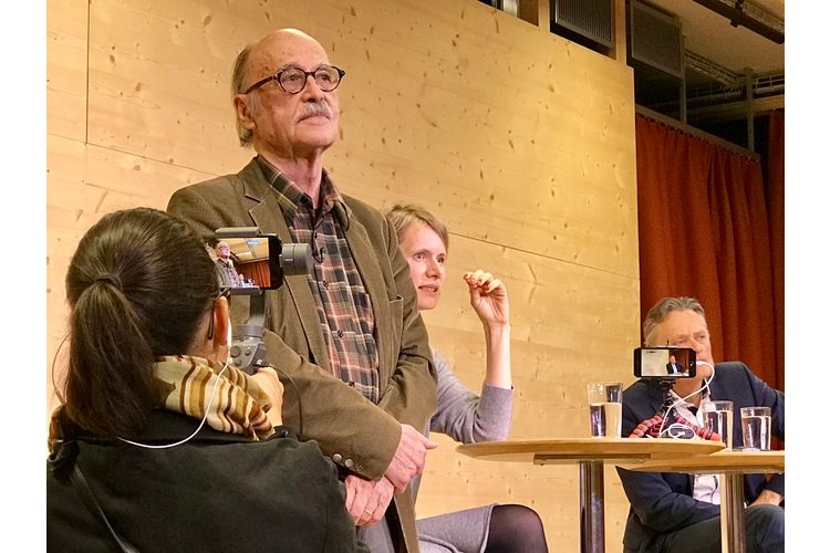 Remo Largo, 1943 in Winterthur geboren, studierte Medizin und Entwicklungspädiatrie. Von 1978 bis zur Pensionierung leitete er die Abteilung «Wachstum und Entwicklung» am Universitäts Kinderspital Zürich. Die Longitudinalstudien, die er leitet, zählen zu den umfassendsten Studien in der weltweiten Entwicklungsforschung.