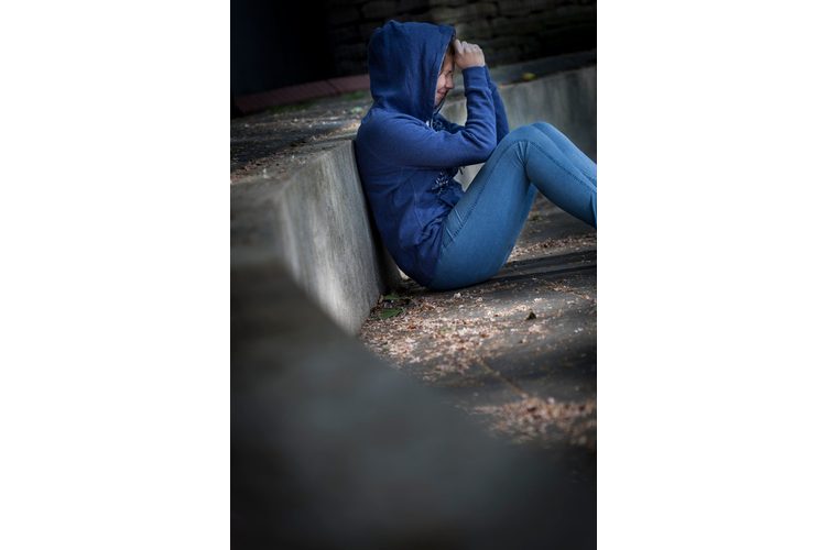 È come se un mostro venisse evocato dall'interno del gruppo. Immagine: André Schuster / plainpicture