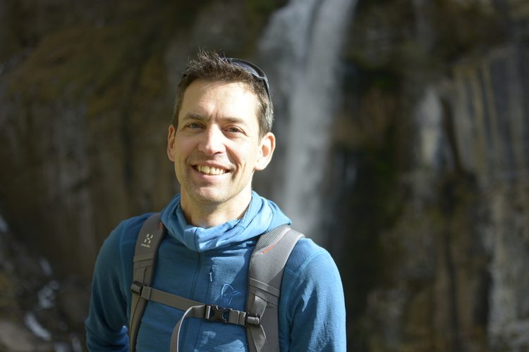 Rémy Kappeler est auteur de livres et dirige la rédaction du magazine "Randonnée.ch" de l'association Suisse Rando. Ses enfants ont 14, 11 et 6 ans. (Photo : Jürg Buschor)