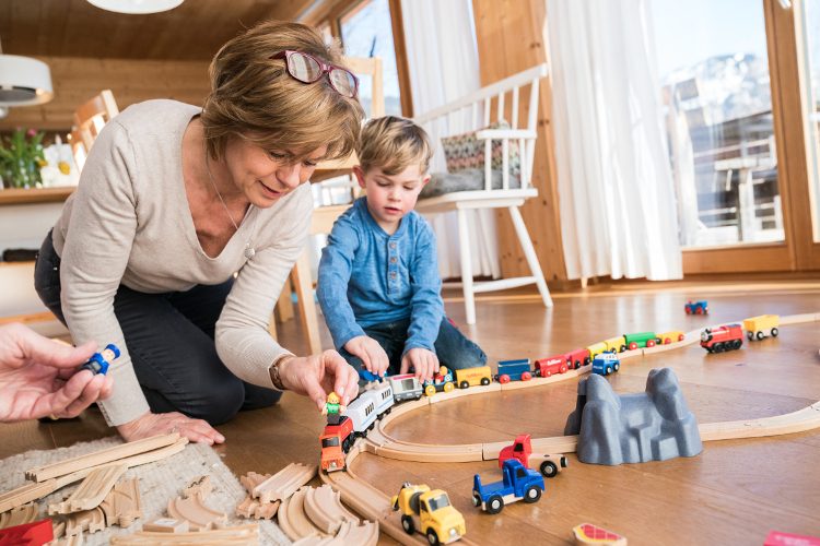 Invece di discutere animatamente, dobbiamo scoprirlo insieme: Cosa funziona meglio per nostro figlio e nostro nipote? Quali sono i suoi bisogni?