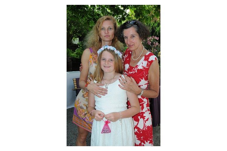 Tre generazioni: l'autrice con la figlia e la madre.