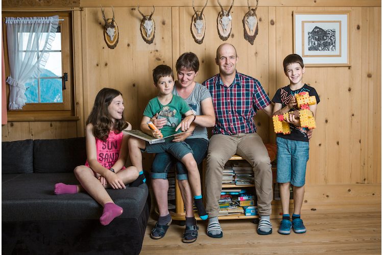Glück zu fünft: Simon, Christina, Ramona, Hansandrea und Mario Wolf (v. l.).