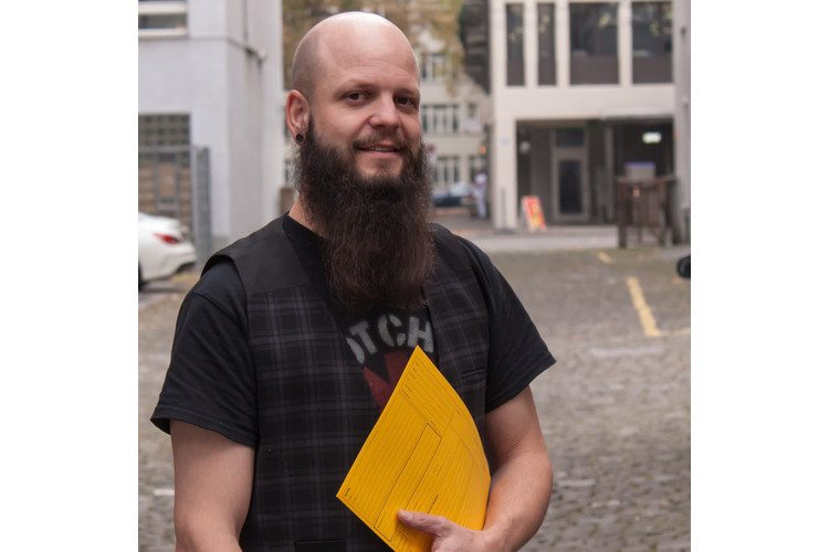 Andres Züger is a career counsellor at the City of Zurich's career centre and encourages apprenticeship seekers: "Don't give up!"