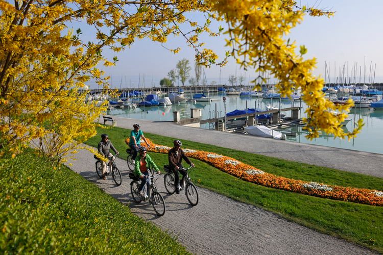 Le port de Romanshorn à vélo. Photo : Thurgau Tourismus