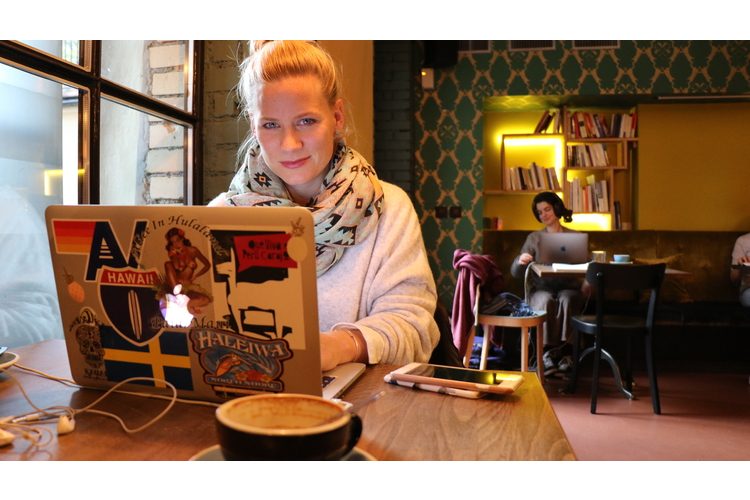 Andrea Jansen in her café office. Picture: Bianca Fritz, picture above: zVg