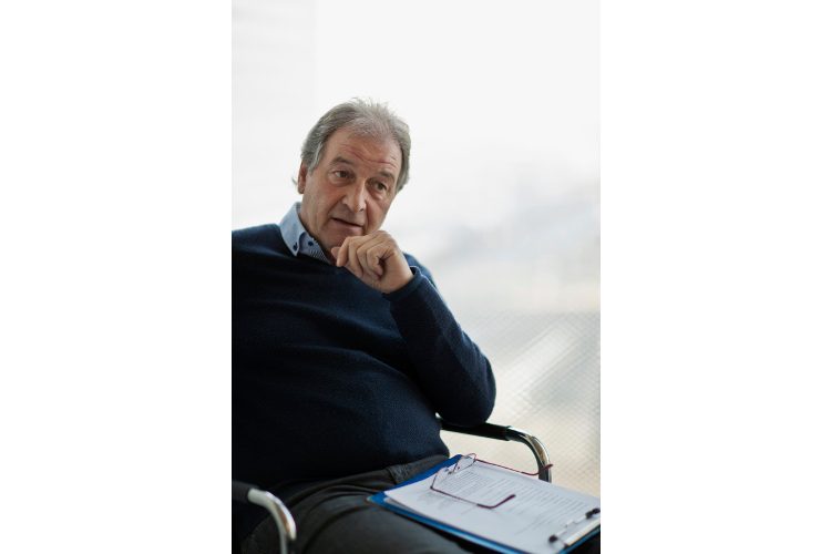 Experienced couples counsellor Jean-Luc Guyer knows what moves parents - even when it comes to conflicts between the generations.