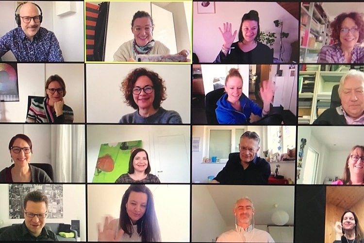 Fritz+Fränzi in CoronaSince mid-March, the publishing house and editorial team of Fritz+Fränzi and the editor, Stiftung Elternsein, have been working from home. You can read how we are doing here.