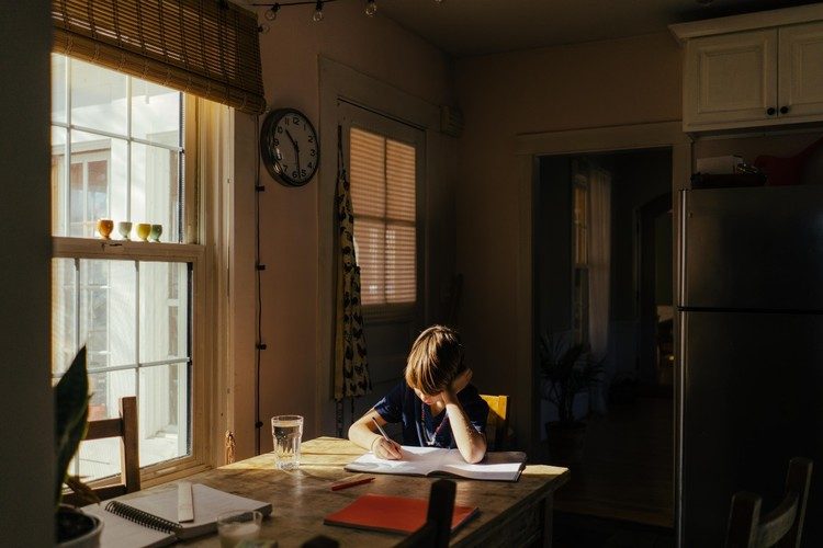 Lire l'article "Les garçons sont-ils désavantagés à l'école ?"