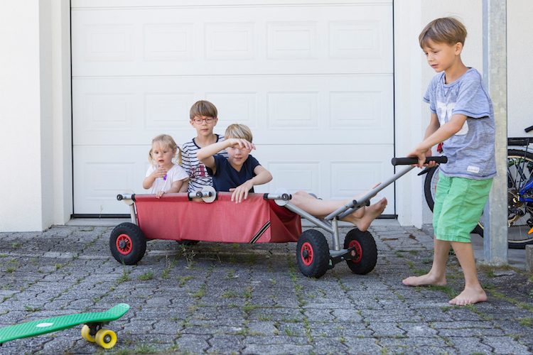 Tre siedono, uno tira: la squadra di quattro persone della famiglia Jacobs.