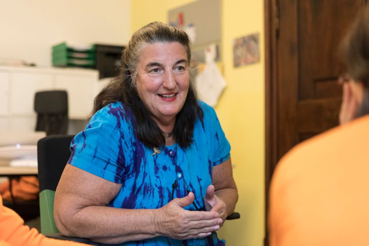 Marguerite Dunitz-Scheer est professeur de pédiatrie et directrice du service psychosomatique pour enfants et adolescents à l'hôpital universitaire de Graz. Spécialiste des troubles alimentaires et des enfants à alimentation particulière, elle a six enfants et sept petits-enfants. Avec son mari, elle a publié le livre "Jenseits von dick und dünn : Kochen - Essen - Familie. Un guide un peu différent. Avec de nombreux exemples pratiques et recettes". Pour en savoir plus : www.notube.com/de