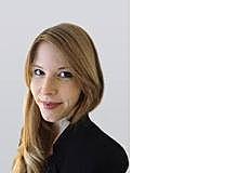 Eveline Hipeli ist promovierte Medienpädagogin und Kommunikationswissenschaflerin an der Pädagogischen Hochschule in Zürich. Sie ist Autorin einer medienpädagogischen Kinderbuchreihe und Mutter von drei Kindern.