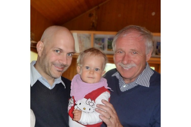 Drei Generationen Luther: Patrik mit seinem Vater und seiner Tochter.