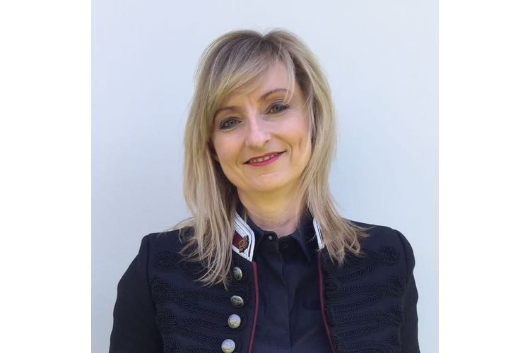 "Parents are often worried that girls dress too sexy," says Melanie Albisser. She advises adults and teenagers as a stylist and fashion consultant.