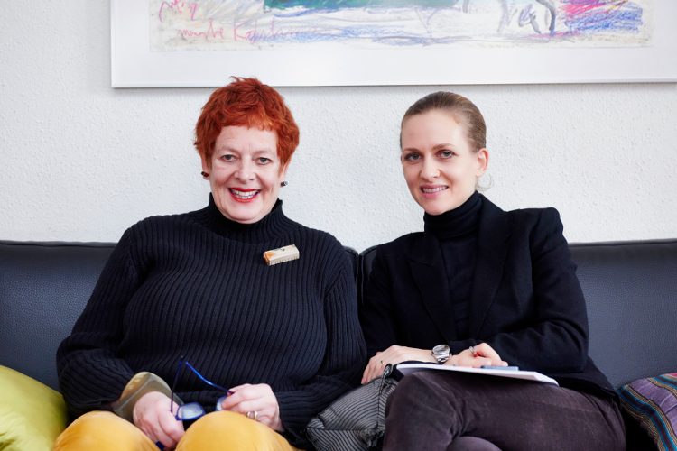 Rochelle Allebes e la redattrice di Fritz+Fränzi Eveline von Arx.