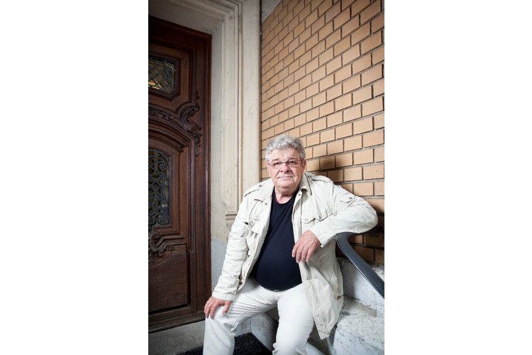 Jesper Juul ist der berühmteste Familientherapeut Europas. Er ist Buchautor und Vater eines erwachsenen Sohnes. Juul lebt in Dänemark. Er schreibt regelmässig Ratgeber-Kolumnen für das Schweizer ElternMagazin Fritz+Fränzi.