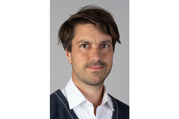 Christian Müller ist Ökonom und Gründer des Intrinsic Campus. Zusammen mit seiner Familie (Kinder im Alter von 2, 4 und 6 Jahren) lebt er in Schaffhausen.