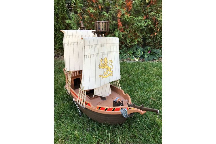 The Playmobil pirate ship is such a classic that there are also plenty of second-hand models available at Ricardo.