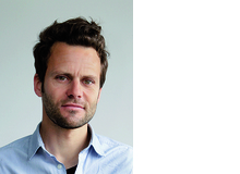 Stephan Michel, 43, zog mit seiner Partnerin vom Zürcher Kreis 3 in ein Mehrfamilienhaus am Rand des Blüemliquartiers, einer alten Einfamilienhaussiedlung unweit des Uetlibergs. Hier leben sie mit ihren zwei Kindern, 5 Jahre und 9 Monate, wie im Dorf, es gilt Höchstgeschwindigkeit 20, man spielt auf den Quartierstrassen und hält einen Schwatz am Gartenzaun. Urban fühlt es sich nur an, wenn der FCZ im nahen Letzigrund aufläuft.