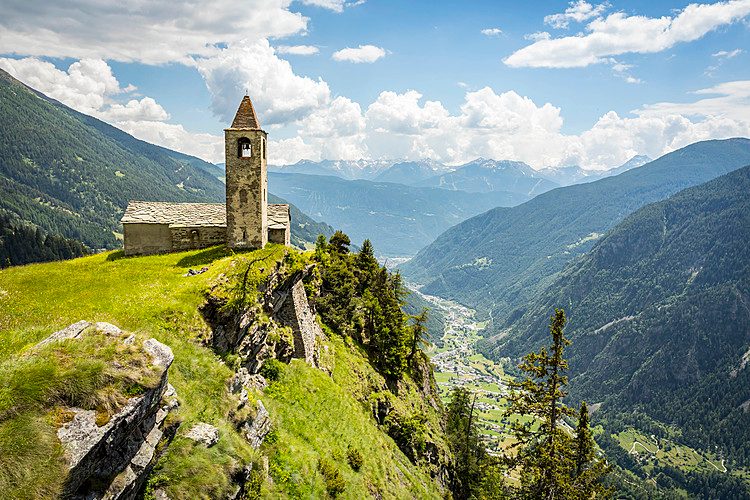 A mountain idyll on the San Romerio Alp