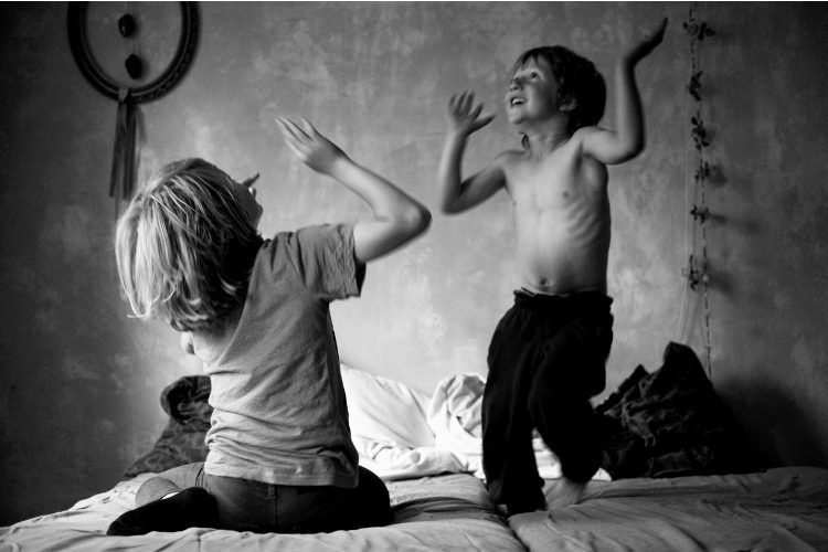 È fondamentale che i bambini capiscano come si comportano i loro amici.