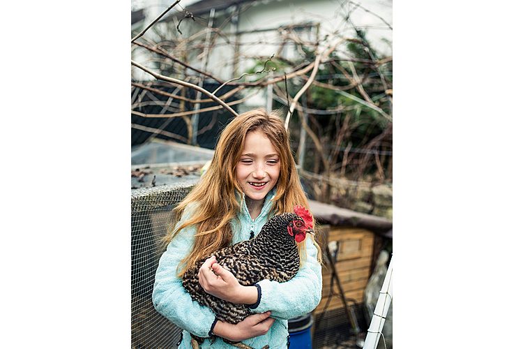 9-year-old Selina not only has a thing for animals, she can also draw them very well. Read what Selina has to say here.