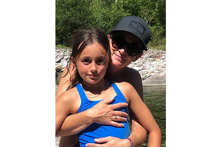 "I also found the time positive because I was simply less stressed. And my husband and daughter also felt that," says Andrea Duttweiler, pictured here with her daughter on holiday in Ticino.