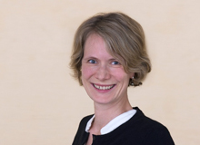 Evelin Hartmann ist stellvertretende Chefredaktorin. Ihre Töchter sind (fast) 3 und 6 Jahre alt.