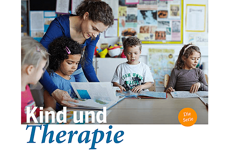 Bambini e terapia - la serie Più della metà degli scolari svizzeri riceve una terapia a un certo punto della sua carriera scolastica. Troppi, dicono alcuni pediatri ed esperti, e invocano maggiore serenità quando si parla di scuola e difficoltà di apprendimento. I genitori, d'altro canto, sono spesso in disaccordo, mettono in discussione le loro aspettative e temono la stigmatizzazione. In questa serie di cinque puntate, vorremmo fare luce sul campo dei programmi di terapia scolastica. Qual è l'obiettivo delle cosiddette misure educative speciali? Quando sono necessarie? Cosa fa un insegnante di sostegno in classe? Come lavora un logopedista? Cosa significa terapia psicomotoria? E forse non abbiamo semplicemente un'idea sbagliata di ciò che è o non è la norma? Tutti gli articoli pubblicati in precedenza sono disponibili qui: Bambino e terapia - la serie