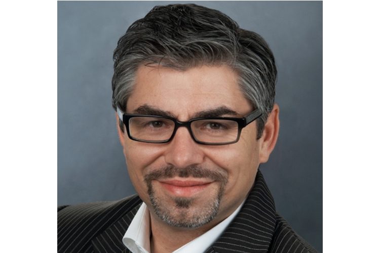 Il dottor Peter Wendl è responsabile di progetti scientifici presso l'Università Cattolica di Eichstätt-Ingolstadt e si occupa di ricerche su come le esigenze di mobilità influenzano le famiglie.Dottor Peter Wendl Immagine: zVg