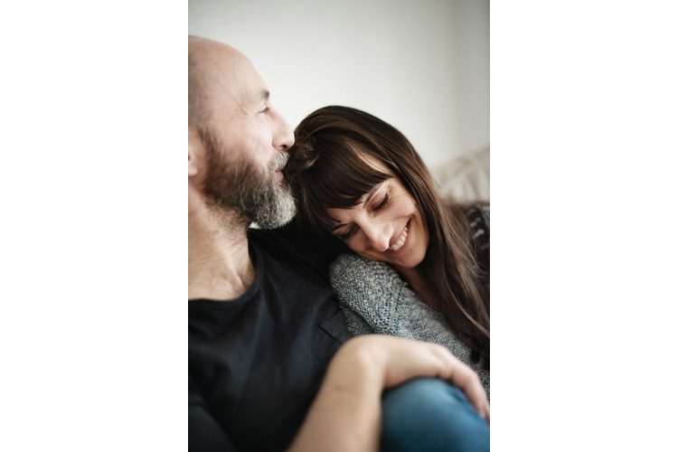 Nel corso di una relazione, l'attrattiva e il sesso sfrenato cedono il passo. La fiducia e la sicurezza diventano più importanti.