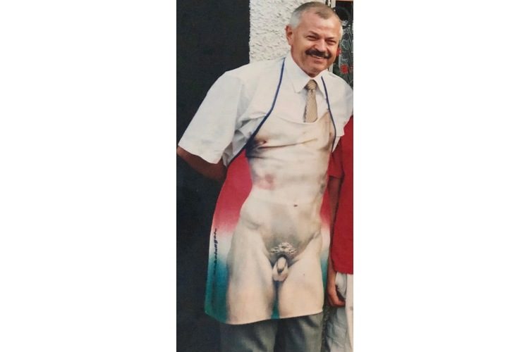 Bob con il suo grembiule preferito.