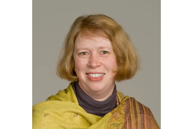 Maria von Salisch est professeur de psychologie du développement à l'université Leuphana de Lüneburg et mère de deux enfants adultes. Elle se concentre sur le développement social et émotionnel des enfants et des adolescents ainsi que sur l'importance des amitiés enfantines. Lorsqu'elle était enfant à la maternelle, elle a trouvé son meilleur copain dans une voiture de course rouge vif, à qui elle racontait tous ses soucis et ses problèmes.