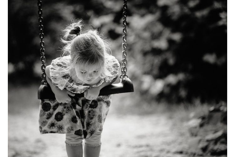 Occupational therapy is intended for children who, for example, have problems driving a scooter, tying their shoes or cutting out or painting small objects.