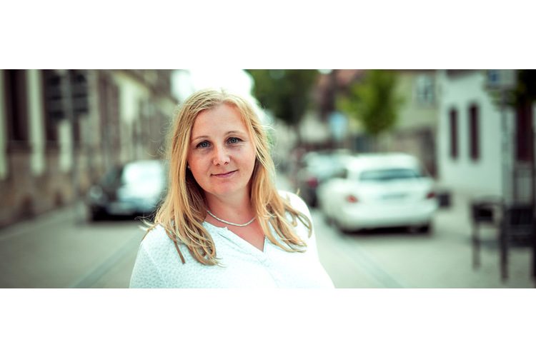 Andrea Buschner is a research associate at the State Institute for Family Research in Bamberg. The sociologist focuses her research on the pluralisation of lifestyles and family forms as well as same-sex partnerships.