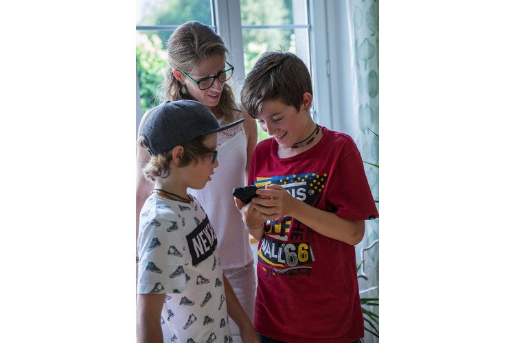 Evi Gwerder with Laurin and Silas