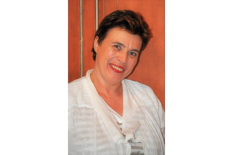 Ruth Huggenberger est psychothérapeute et spécialiste du traitement du TDAH. Elle est également chargée de cours à la Haute école spécialisée du Nord-Ouest de la Suisse. Elle a son propre cabinet à Baden. En 2019, elle a publié son livre "ADHS in der Familie. Stratégies pour le quotidien", Hogrefe AG, 256 pages. Elle écrit actuellement son deuxième livre "ADHS - unter der Spitze des Eisbergs", qui paraîtra en 2022.