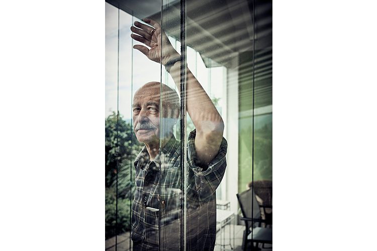 Signor Largo, cosa manca al nostro sistema educativo? Leggete l'intervista approfondita di Evelin Hartmann a Remo Largo nel marzo 2018, in cui si parla, tra l'altro, della società di massa di oggi, dei bambini sovraccarichi e delle nuove forme di convivenza.